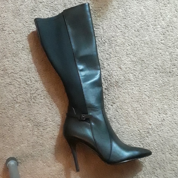 COPY - Ladies Charles David Leather Boots - Picture 4 of 8